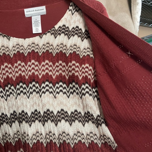 ALFRED DUNNER PETITE TWO IN ONE TOP - Picture 6 of 16